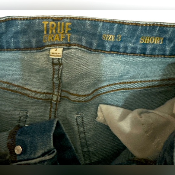 True Craft Multi Button Light Distressed Denim Blue Jean Shorts Women’s size 3 - Picture 8 of 9